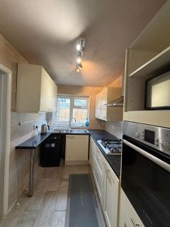 Furnished 2 bedroom house in Headington - 8
