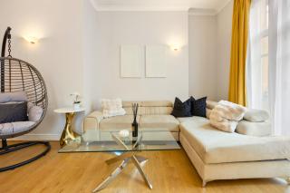 Private Oxford Street Luxe Apartments - 7