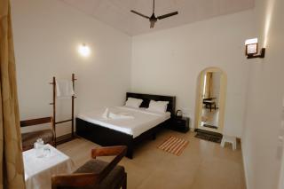 Island Café and Resort - 3