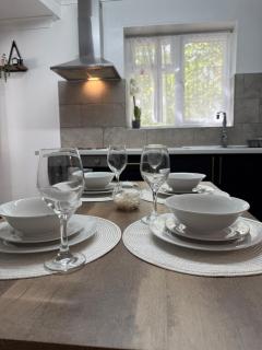 4 bed - contractor, family stays - free parking - 5