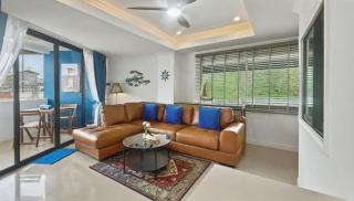 Palace - Spacious 1 bedroom Condo with shared Pool - 0