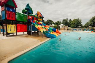 Mobil Home XXL 4 chambres - Camping du Quinquis - 8