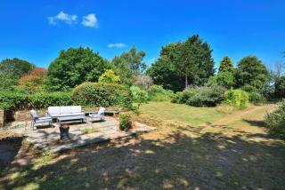 CottageSmart TV Playstation Dewsall Court 8mins - 4