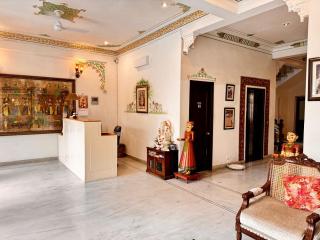 Hotel Boheda Palace - 1KM away from Lake Pichola - 3