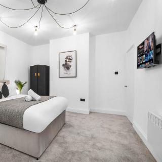 Central Wolverhampton 3-Bed Townhouse - Gated & Secure - Bedroom TV 1CO - Wolverhampton - 7