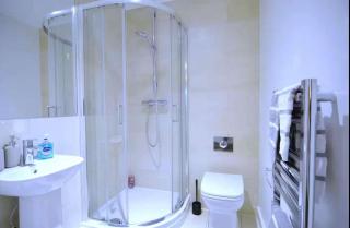 Royal Docks Modern Retreat Eddington Court Sleeps 5 - 7