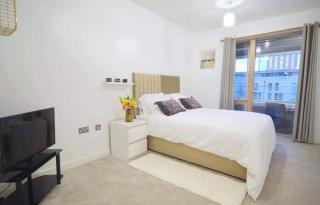 Royal Docks Modern Retreat Eddington Court Sleeps 5 - 2