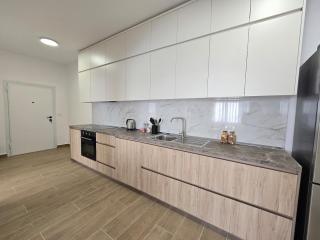 Rustic City Center Vibes - 2