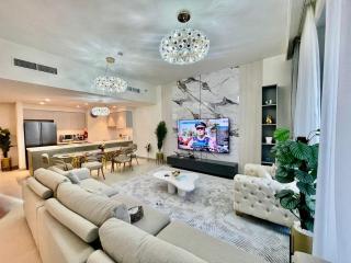 3 BR & Maid Room in Forte Downtown Close to Dubai Mall and Burj Khalifa - 1