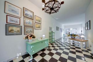 Villa Amora City Sky Line Views and Billiards Room by Haven and Keys Malta - 3