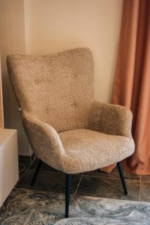 Cozy Square Home - 4