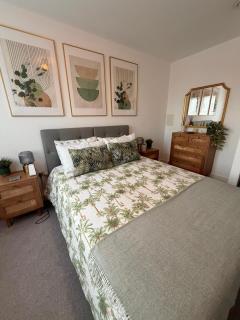 Host My Nest - 2-Bed Flat - Balcony Views - 4