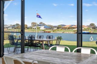 The Pavilion on Wentworth - A Tranquil Lagoon Escape - 2