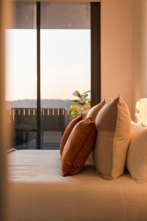 Waterfront Apartment in the Heart of Gosford - 8