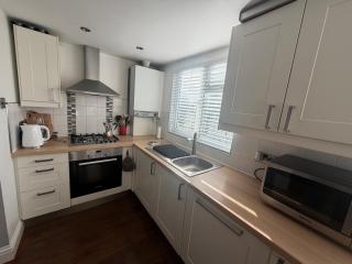 Cozy and Convenient Raynes Park maisonette - Raynes Park - 3