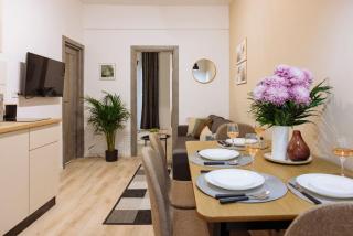 Halo - Victoria Boulevard - 0