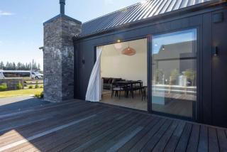 The Racecourse Retreat - 8