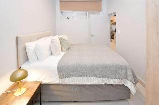 Stylish Slick 2239 Two Bedroom In Circa Illovo - 9