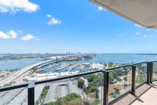 MVR - Miami - #1 SupErHost - Best Views & Walkable - 2