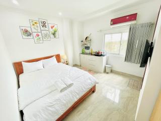 I RiverSide 304B I Compact & Quiet Studio w Kitchen - 5