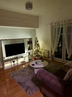 Cosy two bed apartment, Shirley - 3