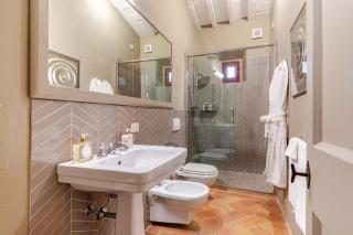 Luxury 8 Bed Tuscan Villa Near Florence with Heated Infinity Pool - 7