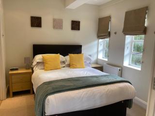 NELL GWYNN HOUSE - Bright and Cosy One Bedroom Apartment, Sloane Square, London - London - 2