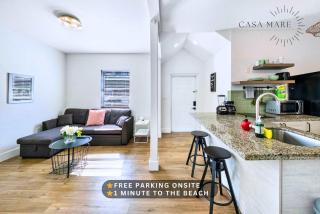 Art Deco Escape Steps to Ocean & Free Parking - 0