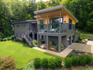 The Retreat at Valley Bear Farms - Balsam Grove - 0