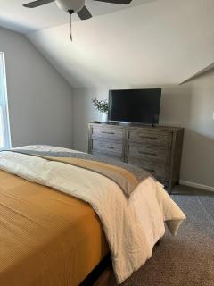 Parks & Trails • Pet Friendly • 3 Queen BR - 6