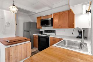 Sweeping Water Views Walk to Town Outdoor Shower - 6