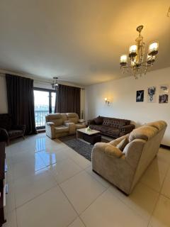 elegant apartment with balcony lake view and pool access - Cairo - 6