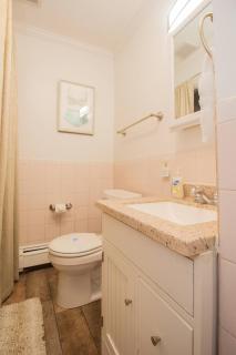 Northeastern,Boston Medical,in unit laundry,CA - 8