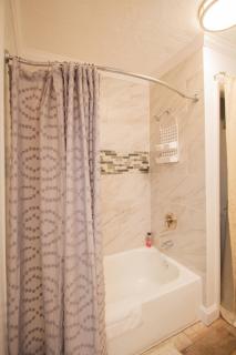 Northeastern,Boston Medical,in unit laundry,CA - 7