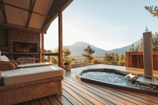 Swallow Cabin at Vrolikheid Landgoed - 0