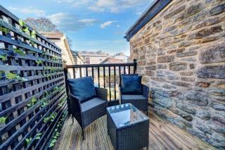 Queen Elizabeth Penthouse Sleeps 6-8 - 5