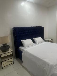 Holiday home inside YabaTech Quaters - Lagos - 7