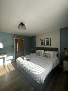 Luxury Lakeview Lodge 1 - 5