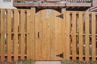 Fireplace • BBQ Grill • Patio • Treadmill - 7