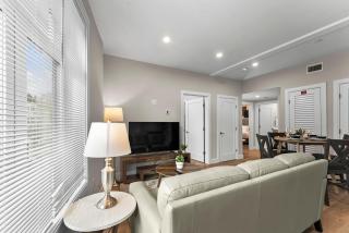 Luxury 2BR near Cabmridge - 3