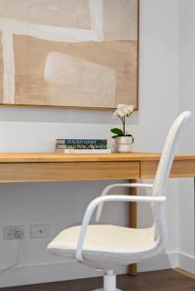 Luxe 1BR Study Balcony Pool Gym Sauna Steam - 9