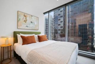 Luxe 1BR Study Balcony Pool Gym Sauna Steam - 3