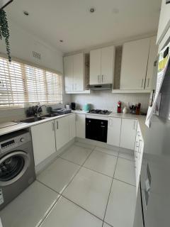 Sunningdale Pet Friendly Holiday Home - Durban - 6