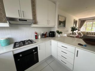 Sunningdale Pet Friendly Holiday Home - Durban - 5