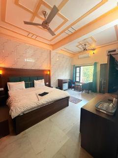 The Anand By The Ganges - 4