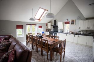 Wellstone Cottages Pembrokeshire 5 Cottages 3 Hot Tubs Sleeps 30 For Group Getaways - Llanfyrnach - 8