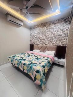 Shree Radha Hotel and Restaurant - Bharbharia - 3