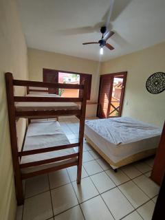 Suíte 5 para casal e 2 solteiros em Itaguá - 1