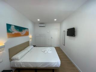 Lux Hostal - 3