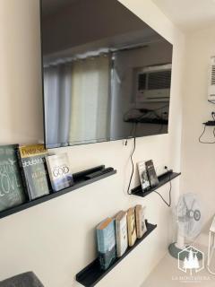 Solace 1BR Brenthill Condo w Balcony nr SM - 2